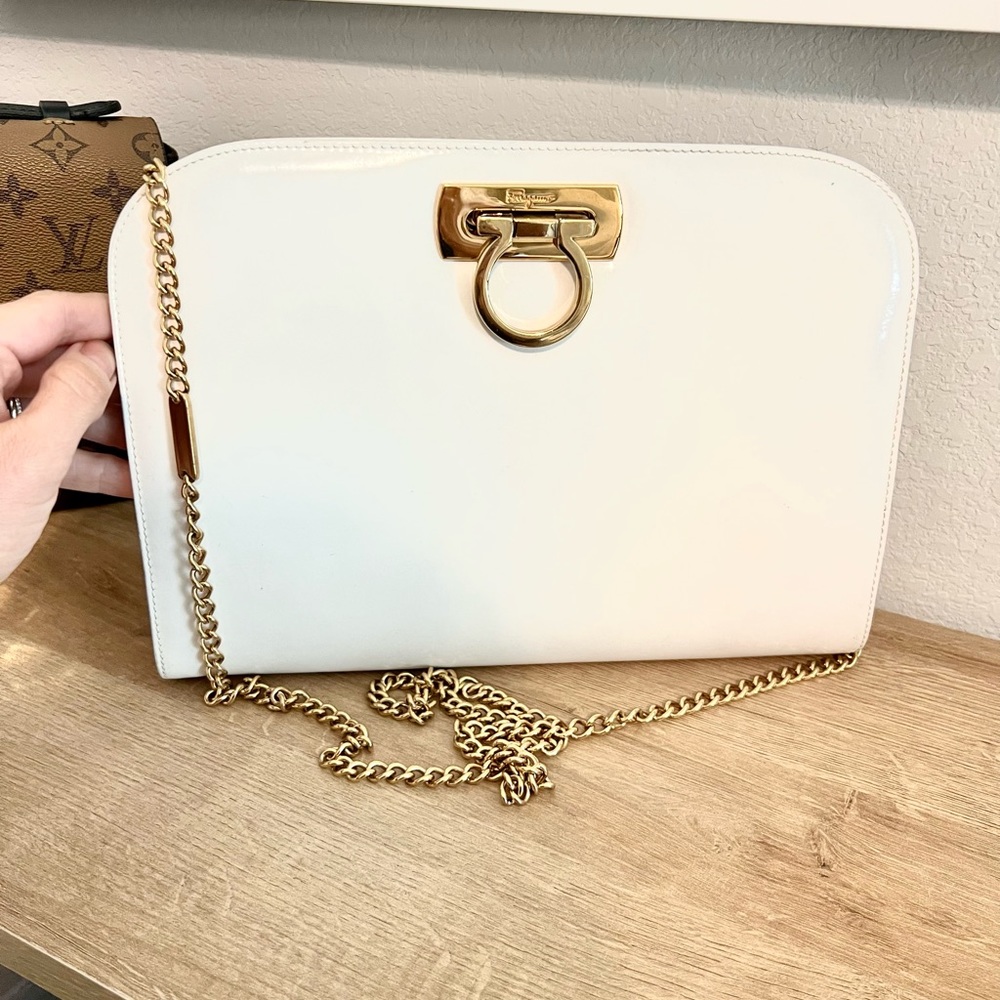 🤍 FERRAGAMO WHITE GANCINI CROSSBODY🤍 VINTAGE🤍